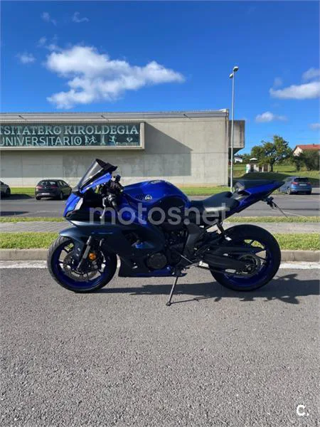 Yamaha R7 – Vista 4
