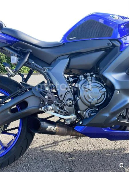 Yamaha R7 – Vista 8