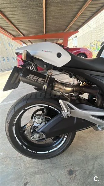 Ducati Monster 696 – Vista 4