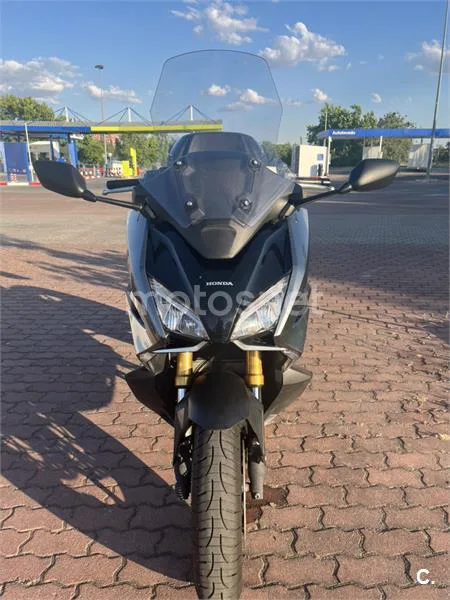 Honda Forza 750 – Vista 2