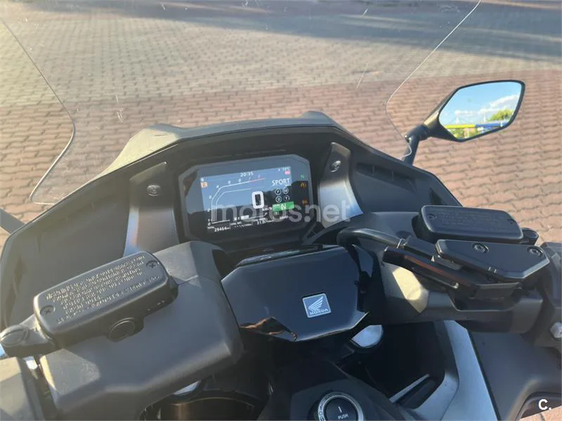 Honda Forza 750 – Vista 3
