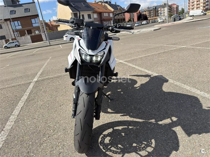 Honda CB 750 Hornet – Vista 2