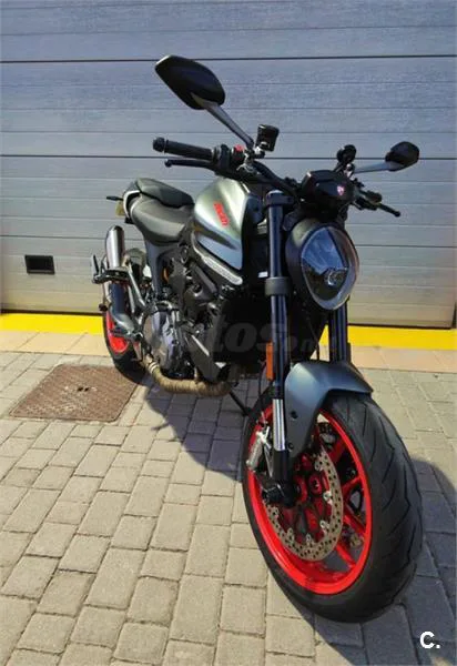 Ducati Monster – Vista 3