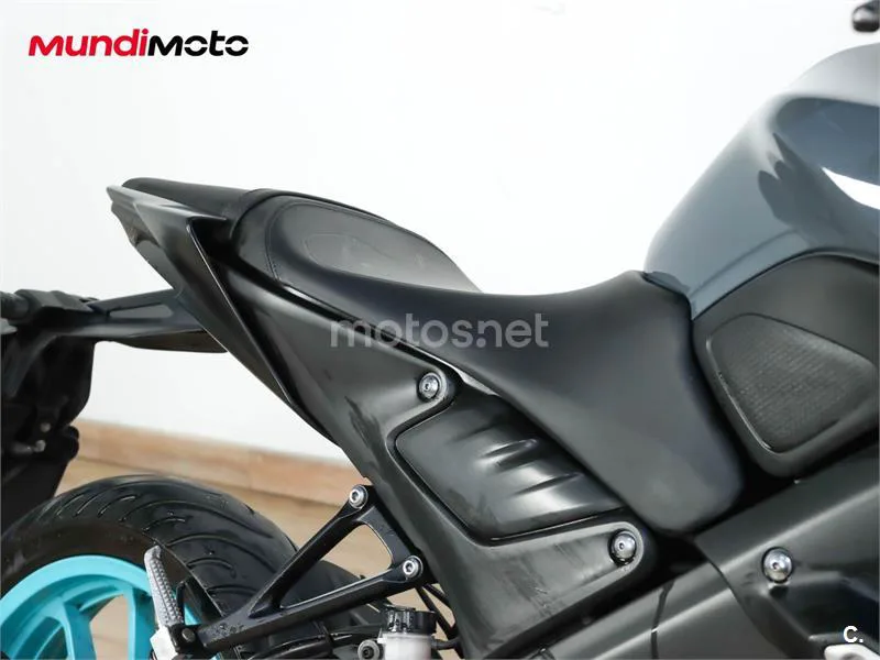 Yamaha MT-125 – Vista 27