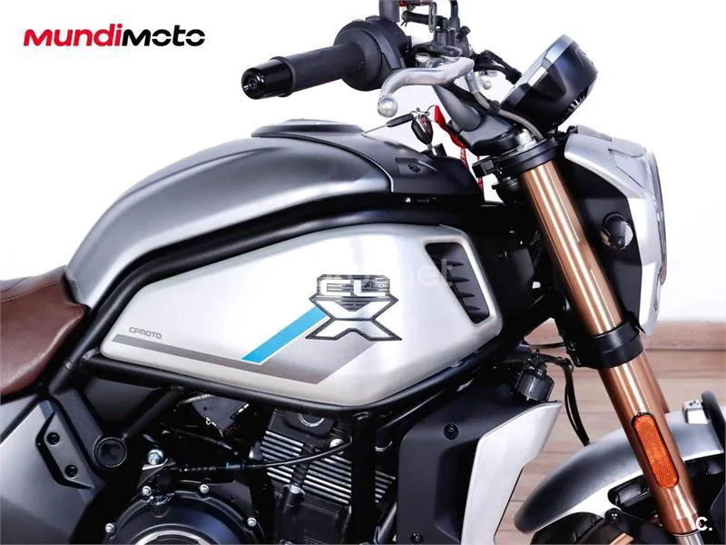 CFMOTO 700CL-X Heritage – Vista 23