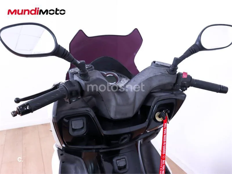 Kymco K-XCT 125i – Vista 11