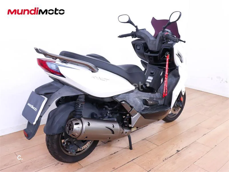 Kymco K-XCT 125i – Vista 3