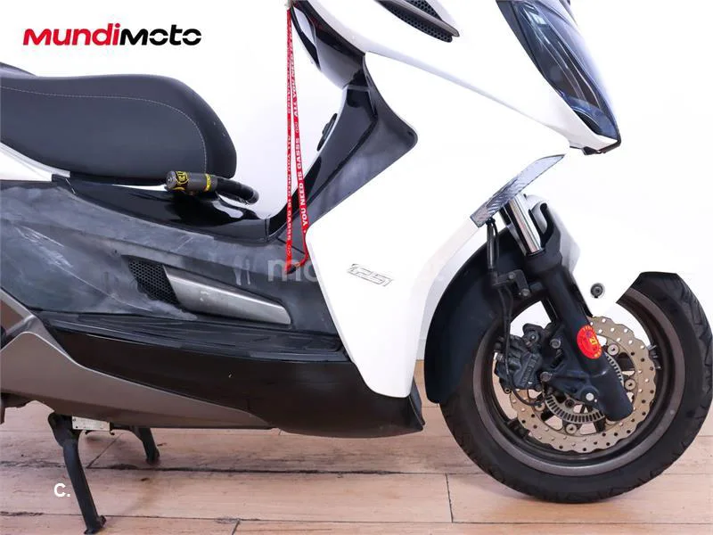 Kymco K-XCT 125i – Vista 63