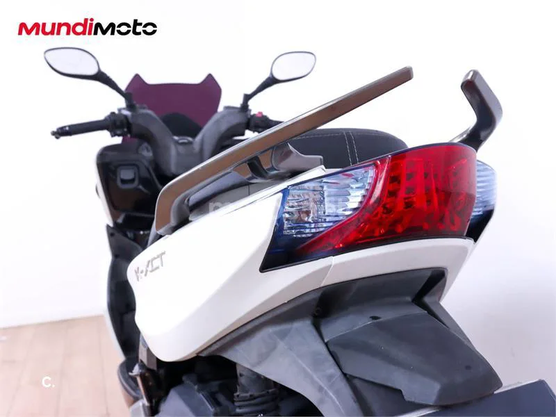 Kymco K-XCT 125i – Vista 9