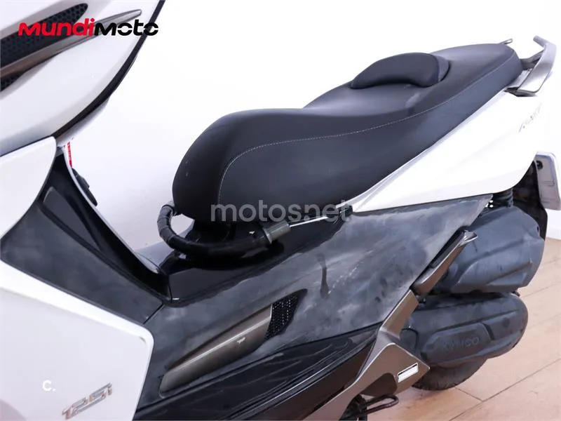Kymco K-XCT 125i – Vista 10