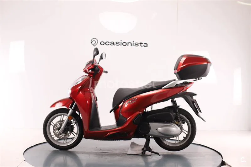 Honda SH 300i – Vista 4