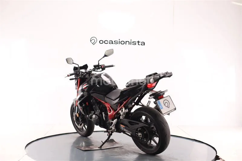 Honda CB 750 Hornet – Vista 3
