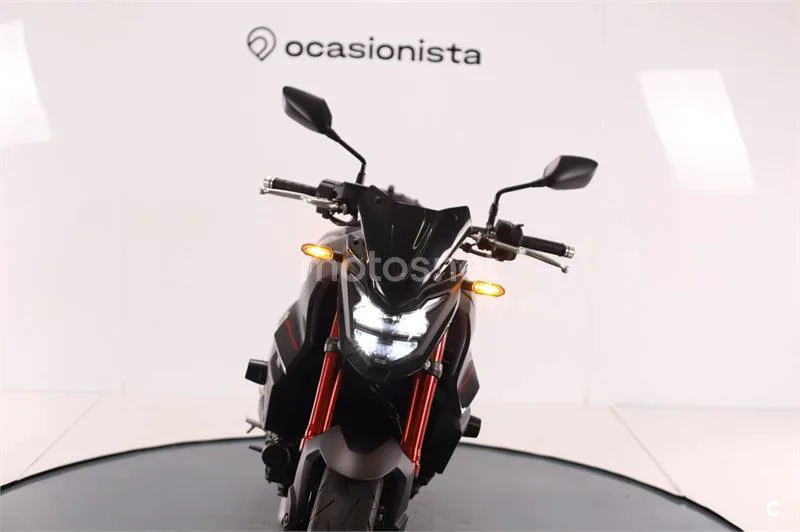 Honda CB 750 Hornet – Vista 6