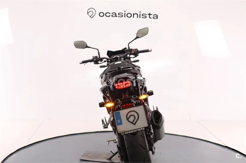 Honda CB 750 Hornet – Vista 9