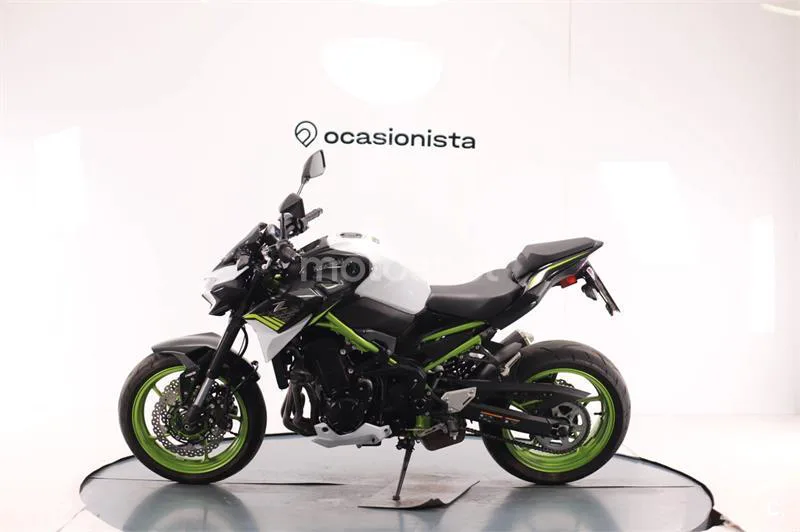 Kawasaki Z900 – Vista 4