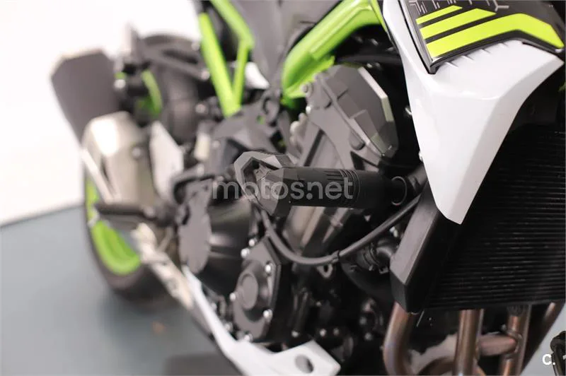 Kawasaki Z900 – Vista 9