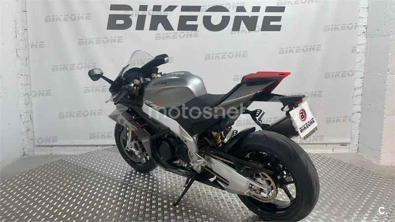 Aprilia RSV4 – Vista 6