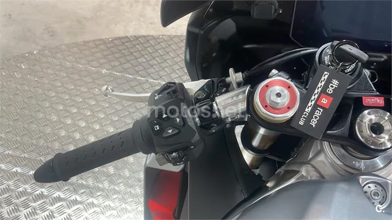 Aprilia RSV4 – Vista 10