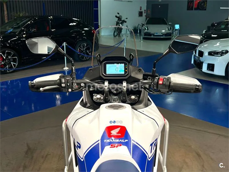 Honda XL 750 Transalp – Vista 32