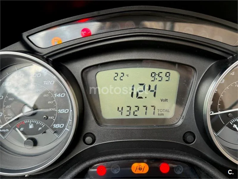 Piaggio MP3 – Vista 4