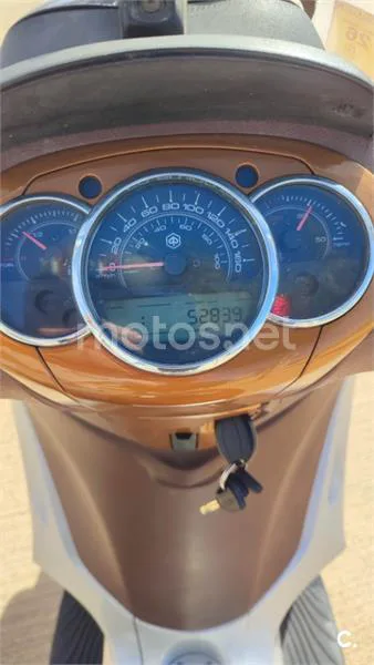 Piaggio Beverly 300 – Vista 2