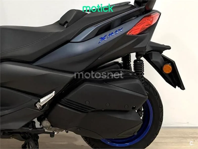 Yamaha XMAX 300 – Vista 7