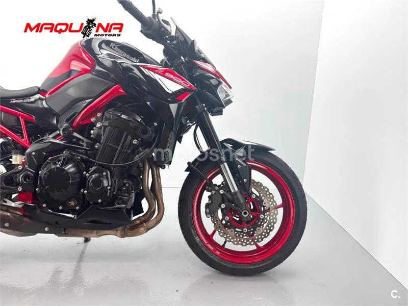 Kawasaki Z900 – Vista 14