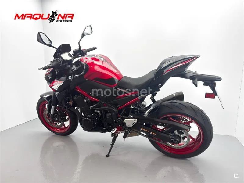 Kawasaki Z900 – Vista 18
