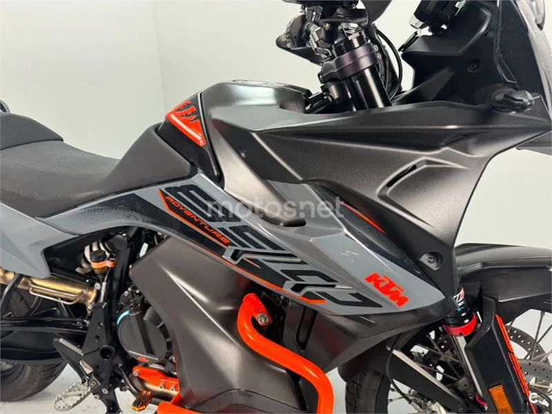 KTM 890 – Vista 4
