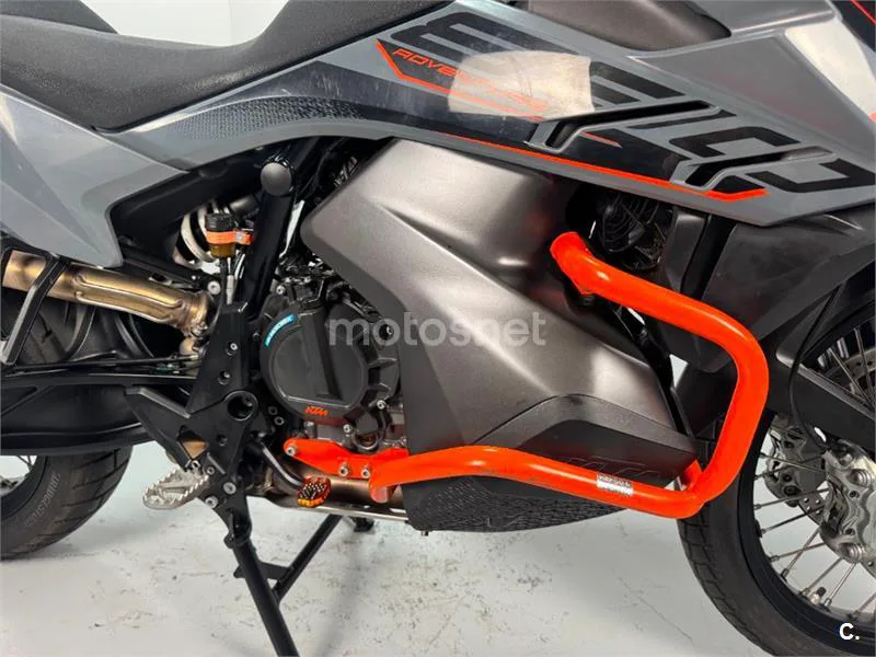 KTM 890 – Vista 5