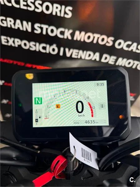 Honda CB 125 R – Vista 4