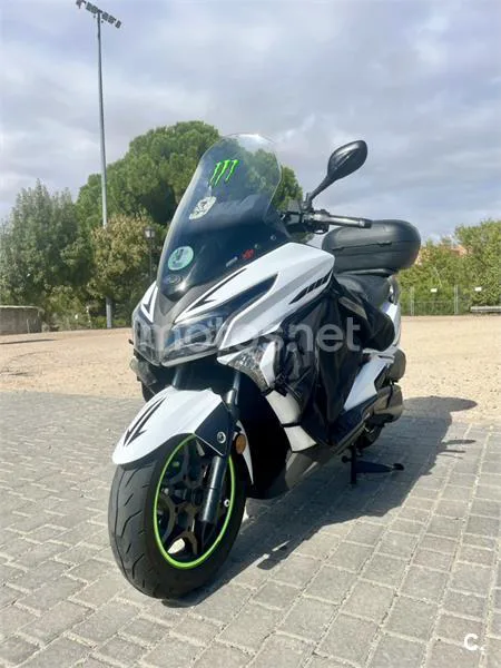 Kymco Grand Dink 300 – Vista 2