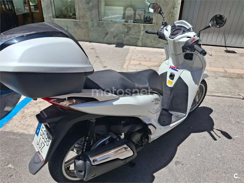 Honda SH 300i – Vista 4