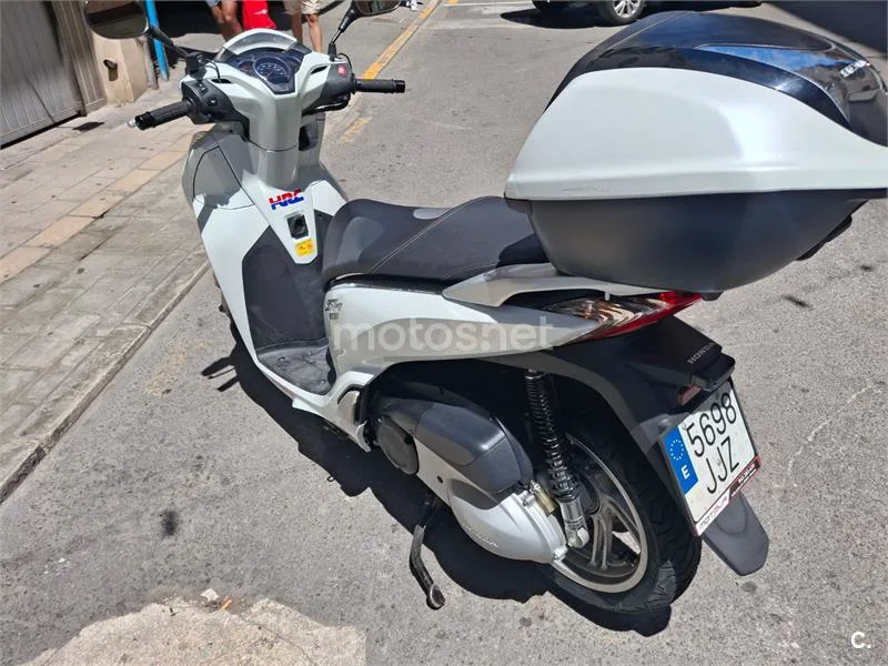 Honda SH 300i – Vista 5