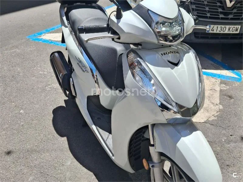 Honda SH 300i – Vista 6