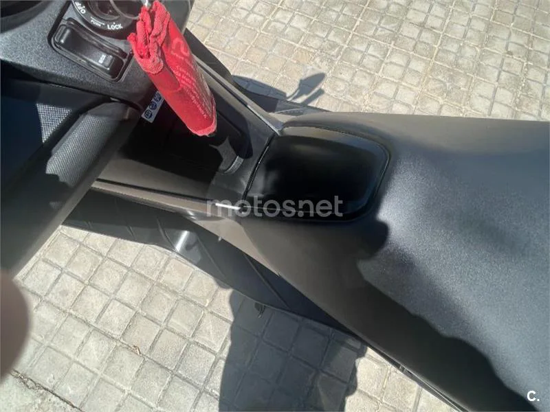 Honda NSS 300 Forza – Vista 6