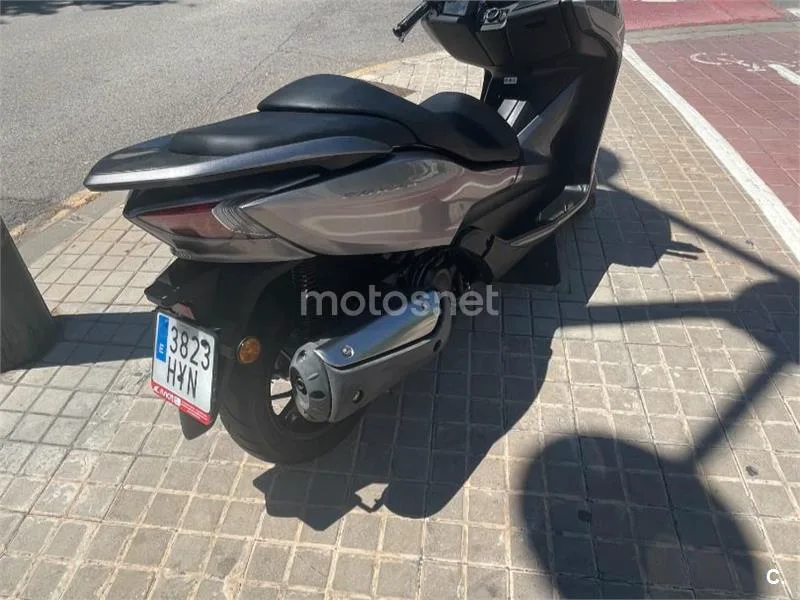 Honda NSS 300 Forza – Vista 10
