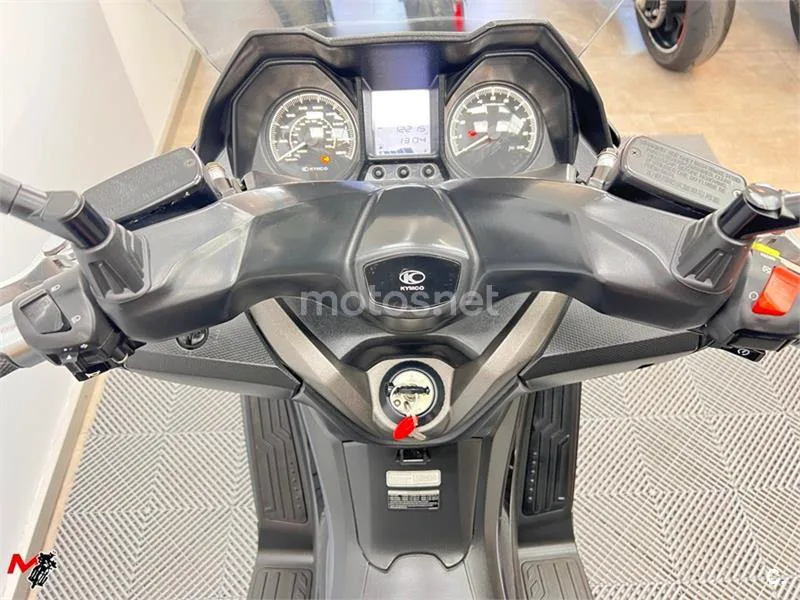 Kymco Super Dink 350 – Vista 7