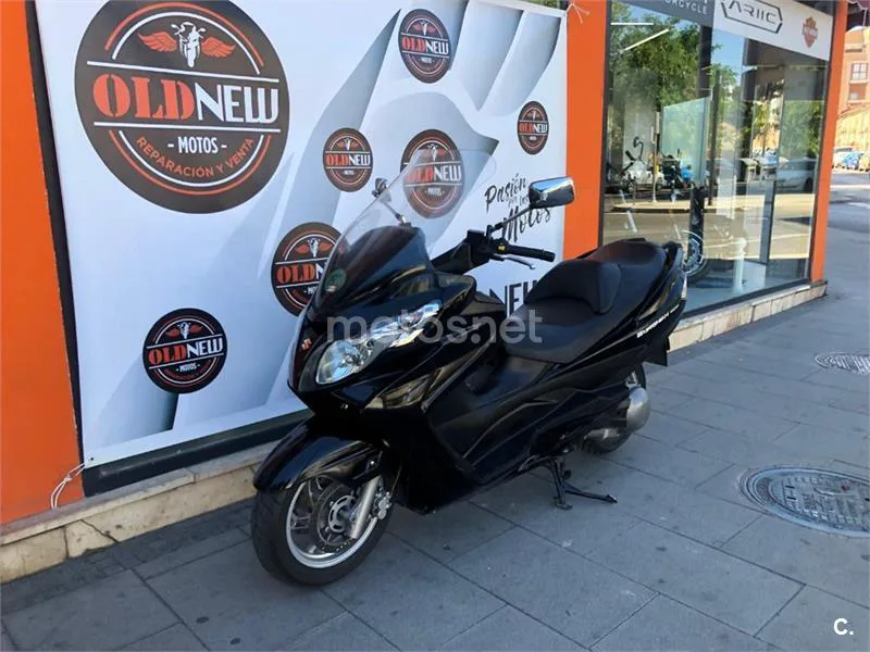 Suzuki Burgman 400 – Vista 13