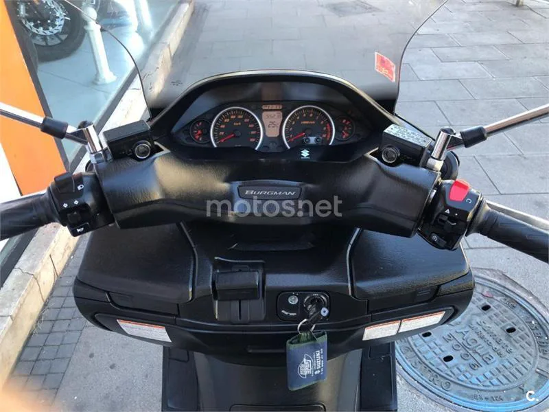 Suzuki Burgman 400 – Vista 6