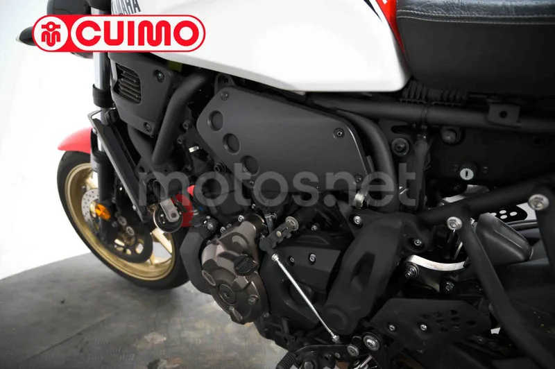 Yamaha XSR 700 – Vista 19