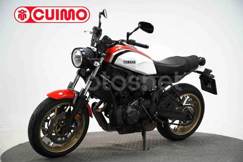 Yamaha XSR 700 – Vista 9
