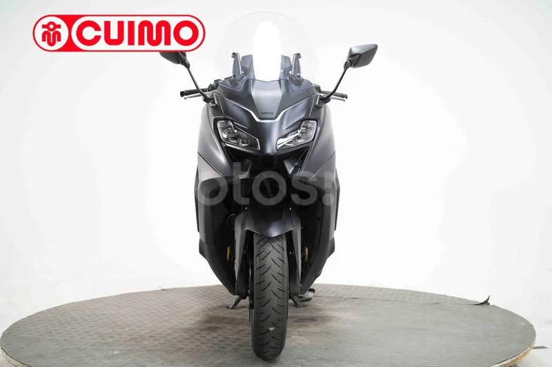 Yamaha TMAX 560 – Vista 18