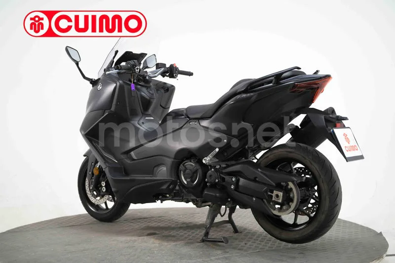 Yamaha TMAX 560 – Vista 10