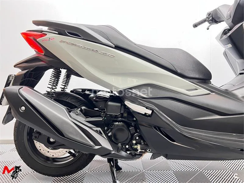 Honda Forza 350 – Vista 4