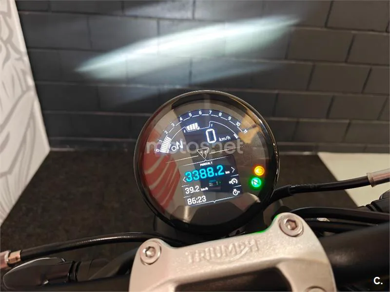 Triumph Trident 660 – Vista 8