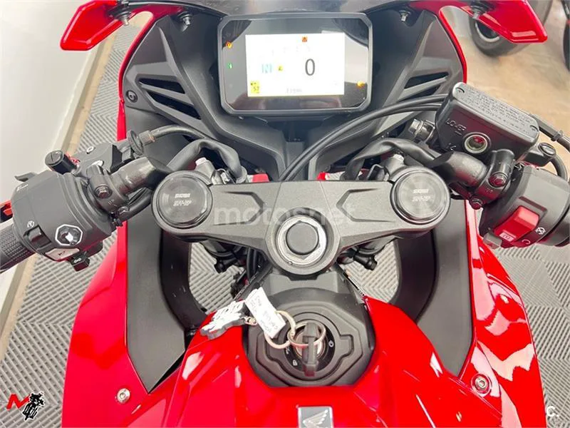 Honda CBR 650 R – Vista 7