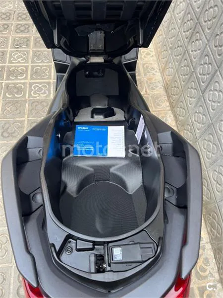 Yamaha XMAX 300 – Vista 9