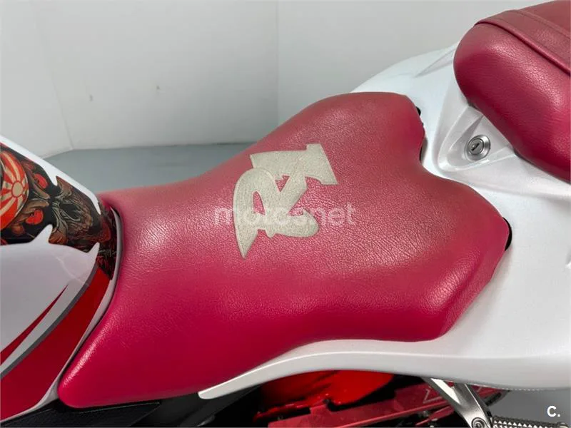 Yamaha R1 – Vista 12