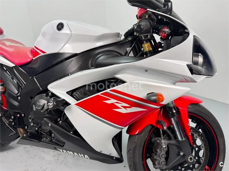 Yamaha R1 – Vista 17